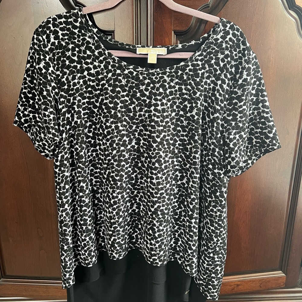 Michael Kors Black & White Patterned Short Sleeve Top